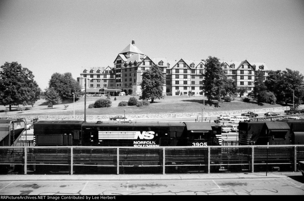 NS 3905 and the Hotel Roanoke